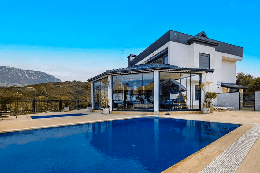 Villa Strawberry